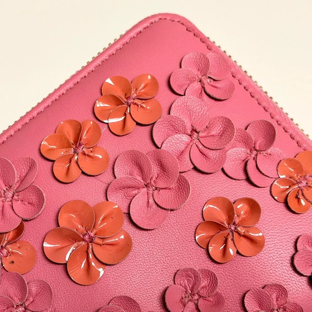Valentino Garavani Floral Appliqué Wallet - Picture 15 of 16